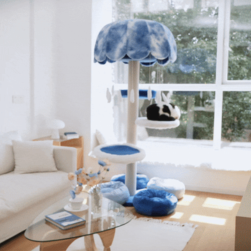 Super cute and comfortable cat bed doughnut.