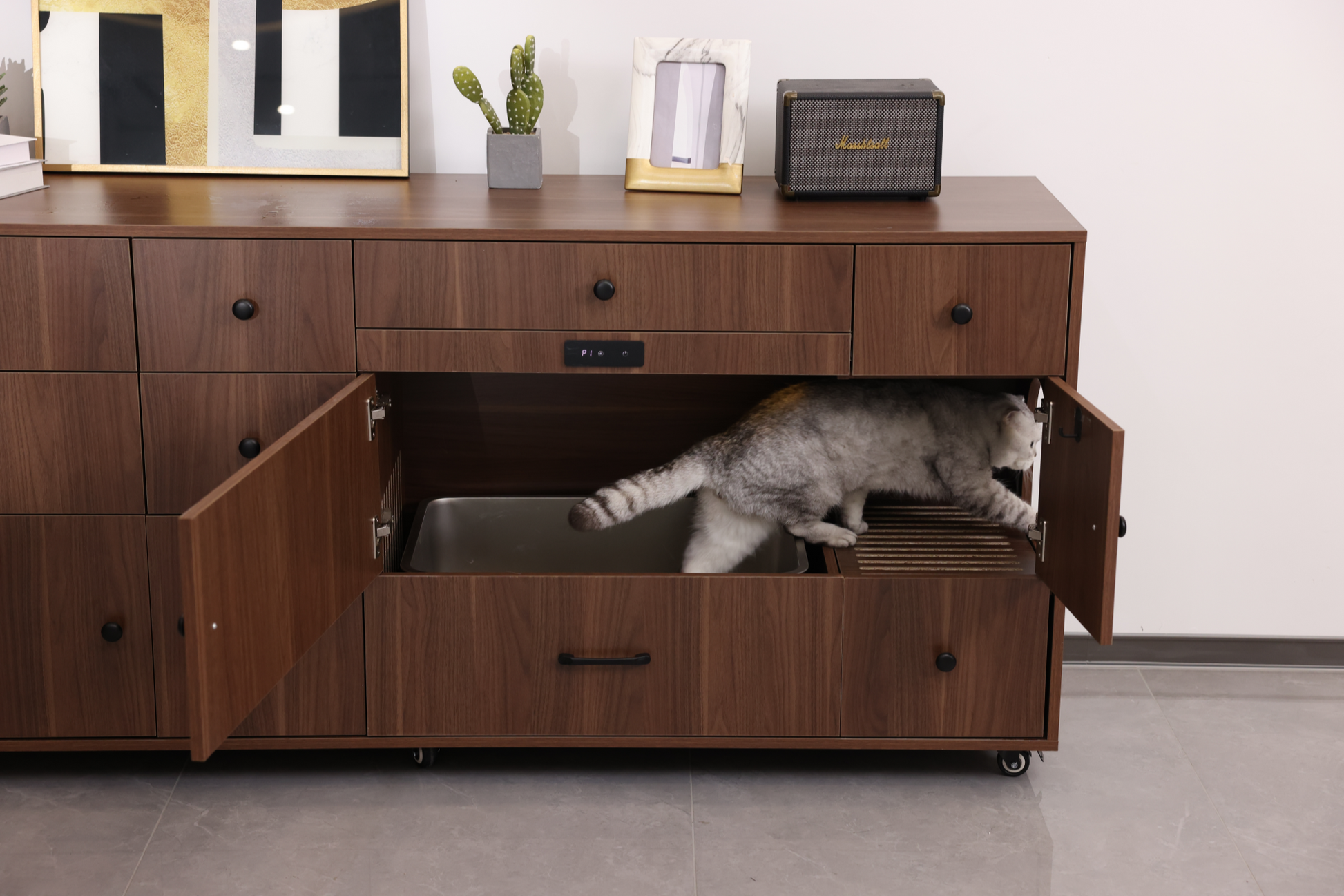 cabinet cat litter box that suits the habits of cats