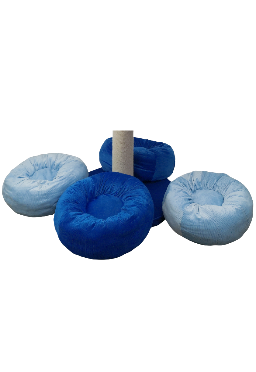 Soft and comfortable cat bed doughnut.